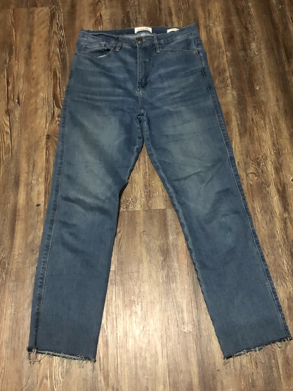 Frame Le Sylvie Crop Jeans Women's 28 Raw Hem Relaxed Fit in Kirah Wash Denim